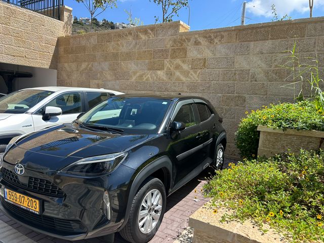 טויוטה יאריס קרוס