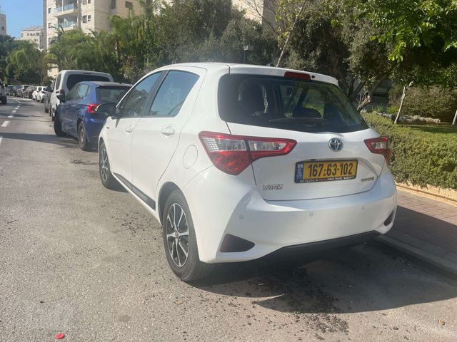 טויוטה יאריס
