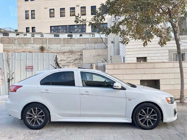 מיצובישי לנסר