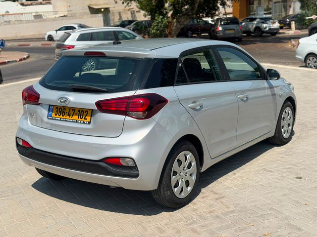 יונדאי i20