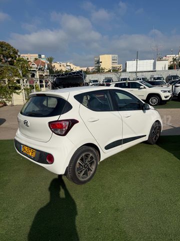 יונדאי i10