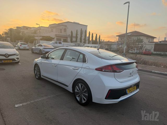 יונדאי איוניק