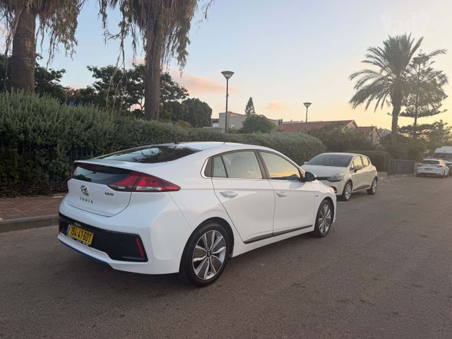 יונדאי איוניק