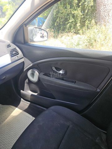 רנו פלואנס