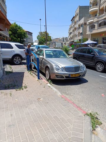 מודעת רכב מרצדס-בנץ E-class