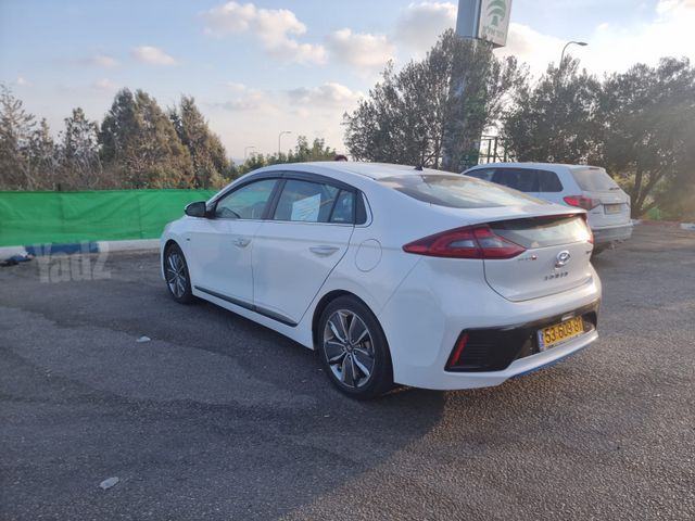 יונדאי איוניק