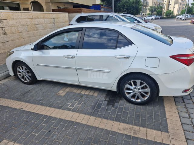 טויוטה קורולה