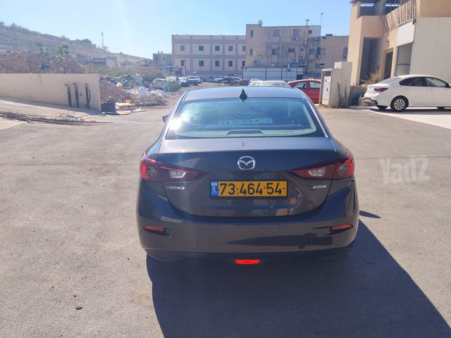 מאזדה 3