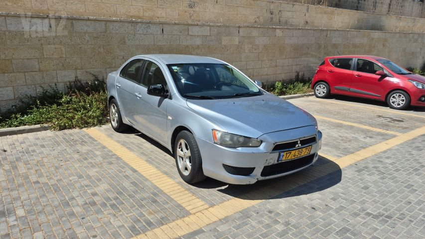 מיצובישי לנסר