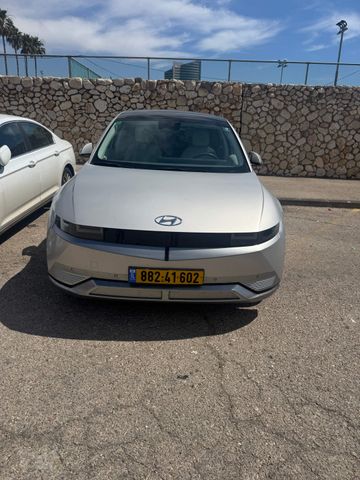 יונדאי איוניק 5