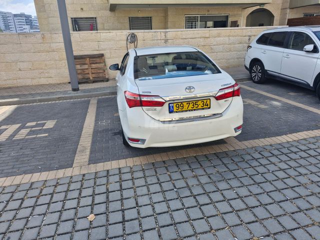 טויוטה קורולה