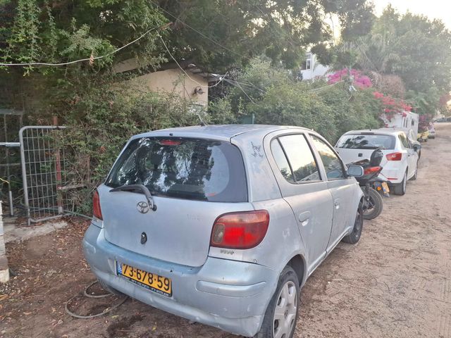 טויוטה יאריס