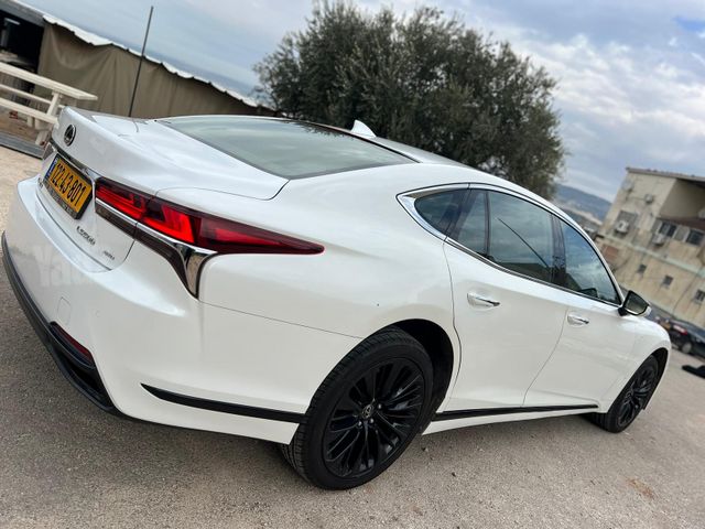 לקסוס LS