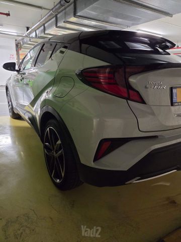 מודעת רכב טויוטה C-HR