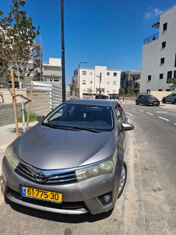 מודעת רכב טויוטה קורולה
