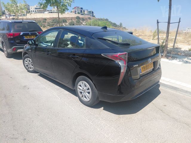 טויוטה פריוס