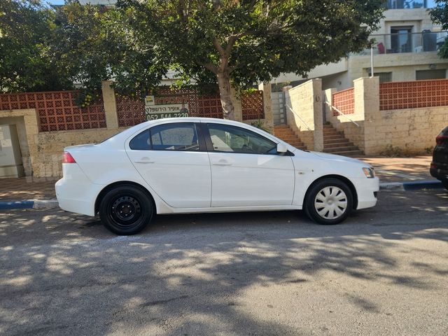 מיצובישי לנסר