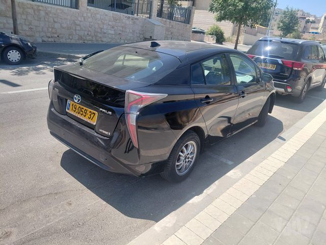 טויוטה פריוס