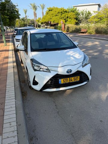 טויוטה יאריס