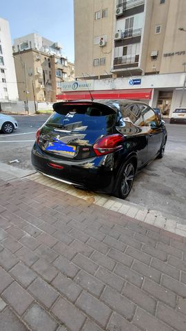 פיג'ו 208