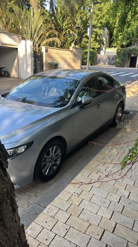 מודעת רכב מאזדה 3