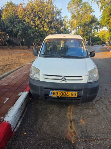 מודעת רכב סיטרואן ברלינגו