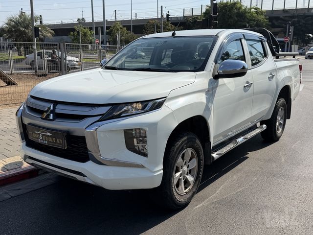 מיצובישי טרייטון / L200