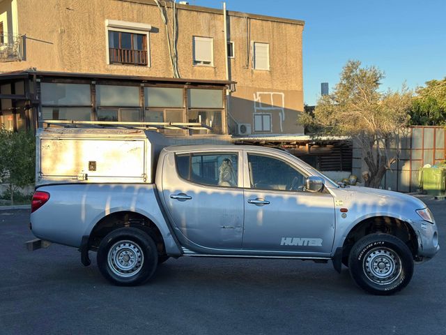 מיצובישי טרייטון / L200