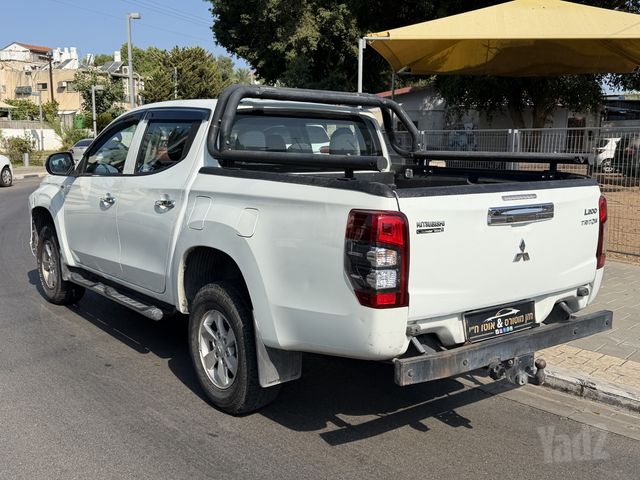 מיצובישי טרייטון / L200
