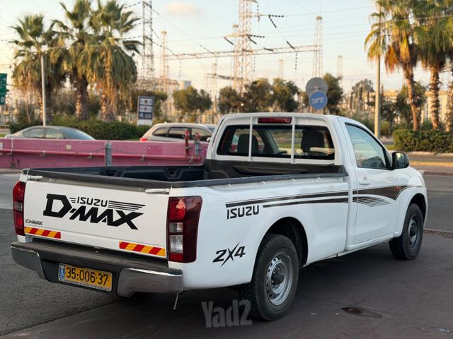 איסוזו די-מקס