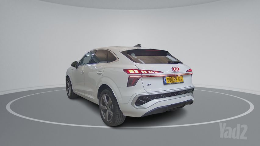 אאודי Q3