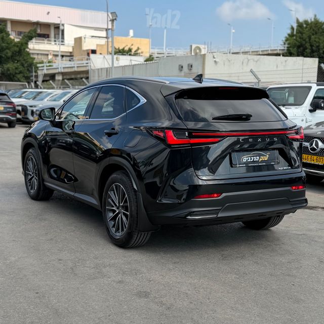 לקסוס NX