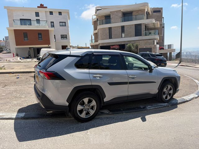 טויוטה RAV4