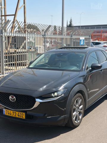 מודעת רכב מאזדה CX-30