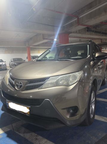 טויוטה RAV4