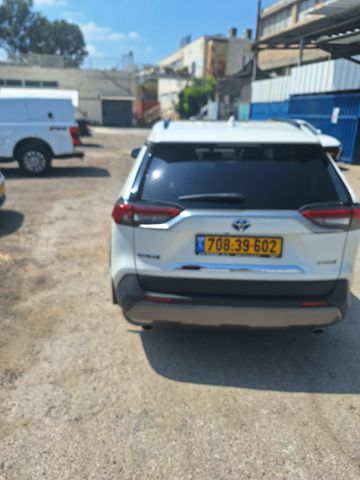 טויוטה RAV4