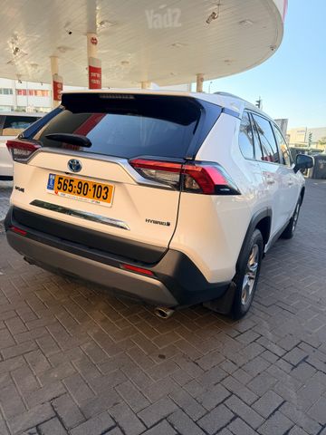 טויוטה RAV4
