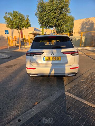 מיצובישי אאוטלנדר