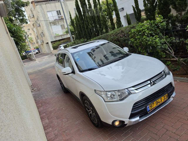 מיצובישי אאוטלנדר