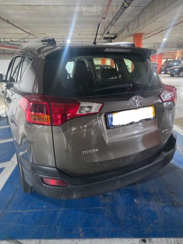 טויוטה RAV4