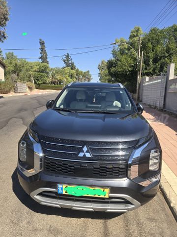 מיצובישי אאוטלנדר