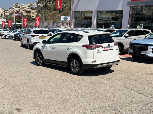 טויוטה RAV4