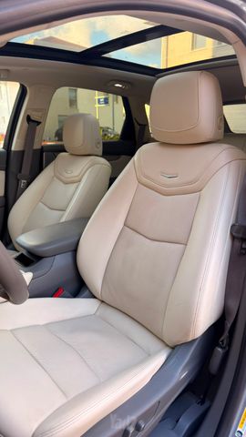 קאדילק XT5