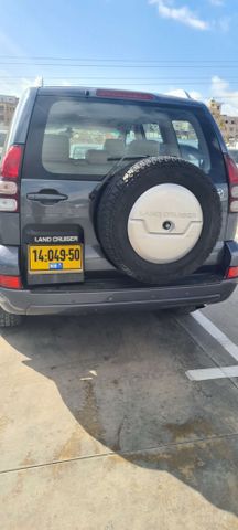 טויוטה לנד קרוזר
