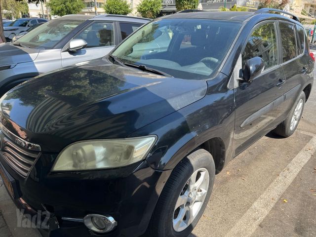 טויוטה RAV4
