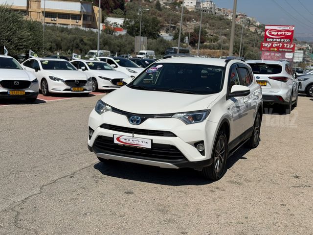 מודעת רכב טויוטה RAV4
