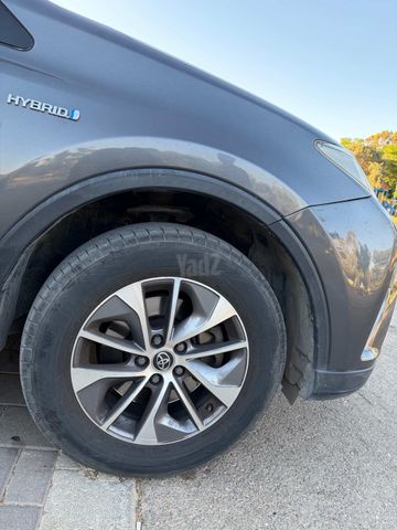 טויוטה RAV4