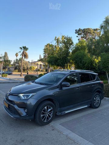 טויוטה RAV4