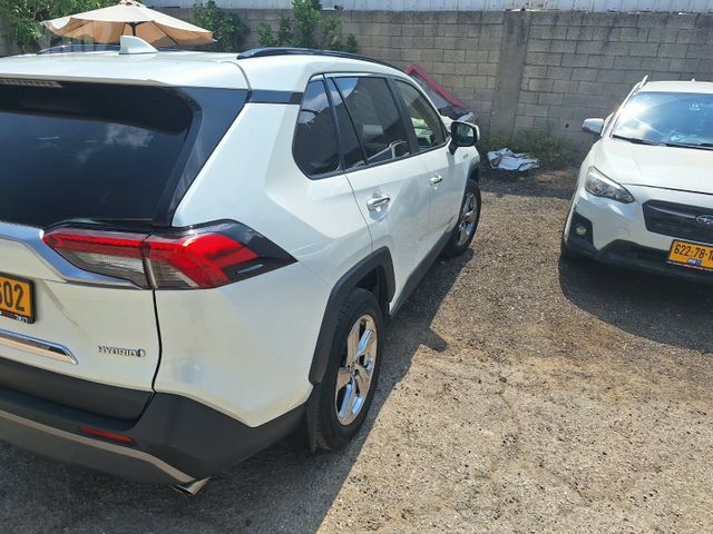 טויוטה RAV4