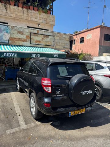 טויוטה RAV4